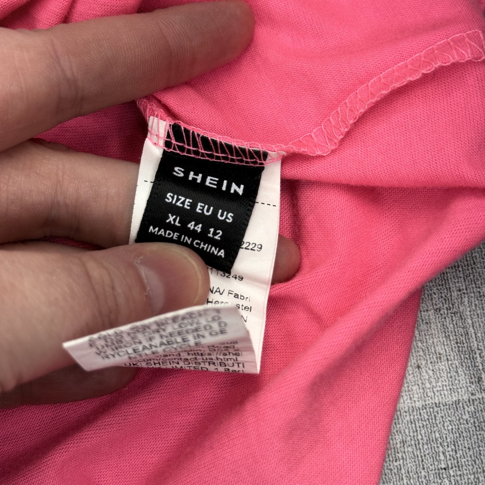 Shein Pink V-Neck Cap Sleeve Top Size XL - Picture 3 of 7